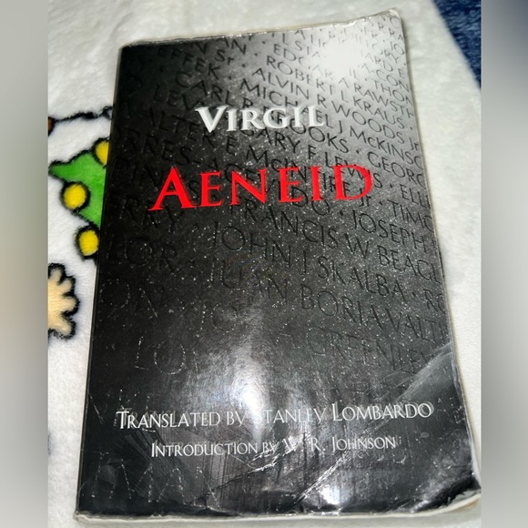 Virgils Aeneid Paperback Book. English Translation. ISBN 978-0-87220-731-8. - Picture 2 of 5